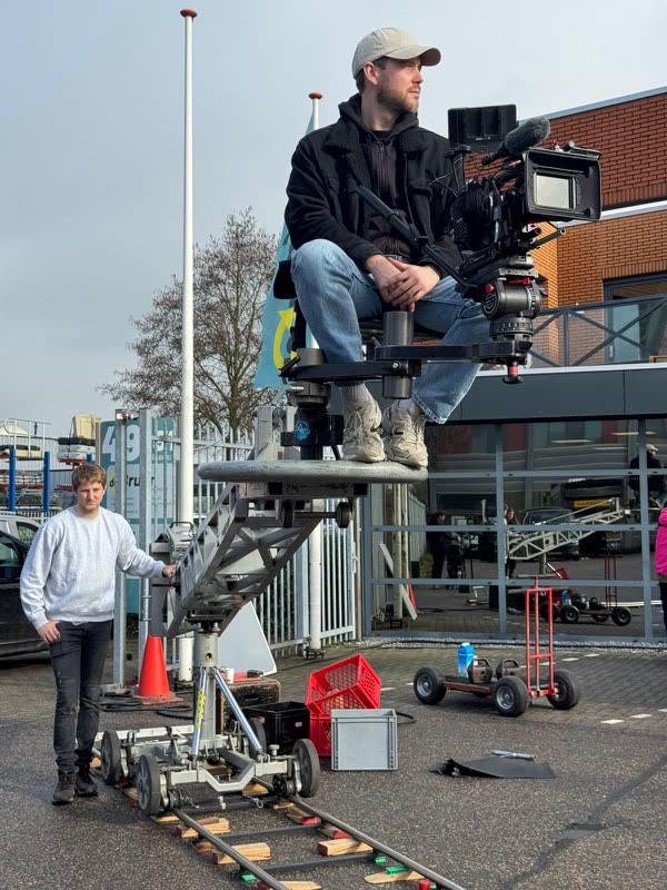Robert Kuipers op een camerakraan